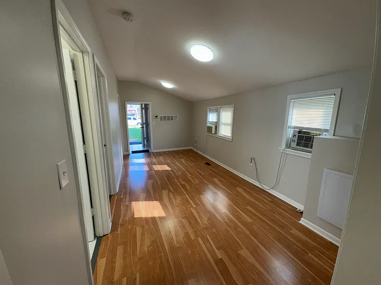 1461 W 114th Pl — Photo 4