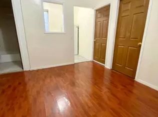 4121 29th St APT 3, Long Island City, NY 11101