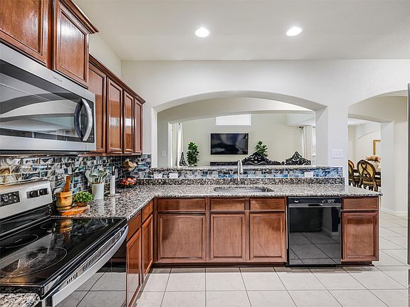 2nd image of 1809 Mesquite Ln