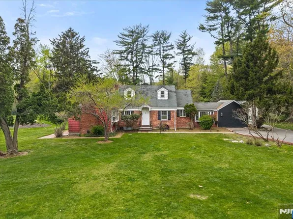 452 Harriot Ave, Harrington Park, NJ 07640