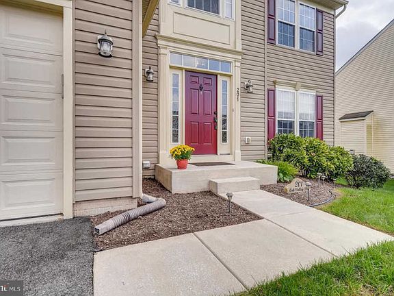 2nd image of 201 Oak Valley Dr
