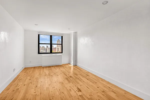 Sold by Sotheby's International Realty | media 35