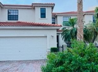 7531 Bristol Cir, Naples, FL 34120