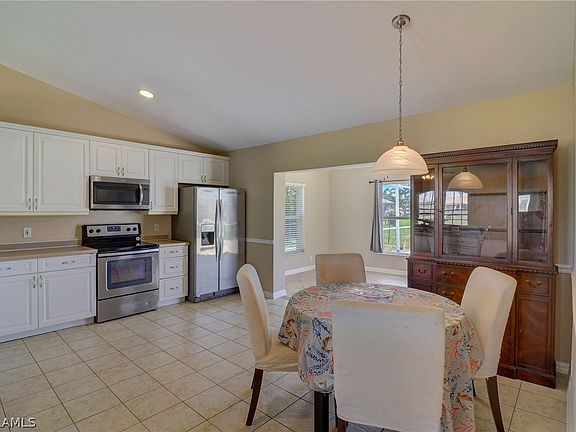 3rd image of 1914 SW 13th Ln