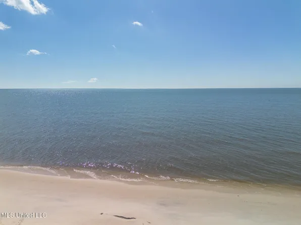 7205 Belle Fontaine Dr, Ocean Springs, MS 39564