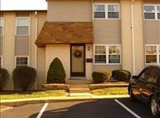 832 Lilybud Ct, Ballwin, MO