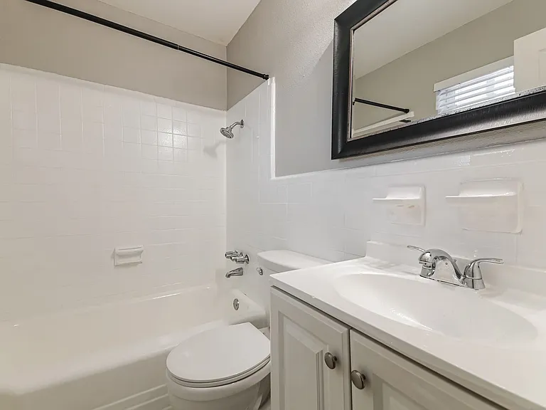 Reiger Park Apartments — Photo 46