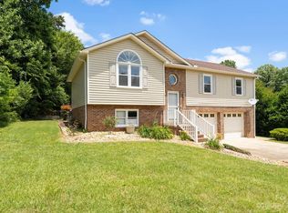 2486 Barefoot Ln, Lenoir, NC 28645