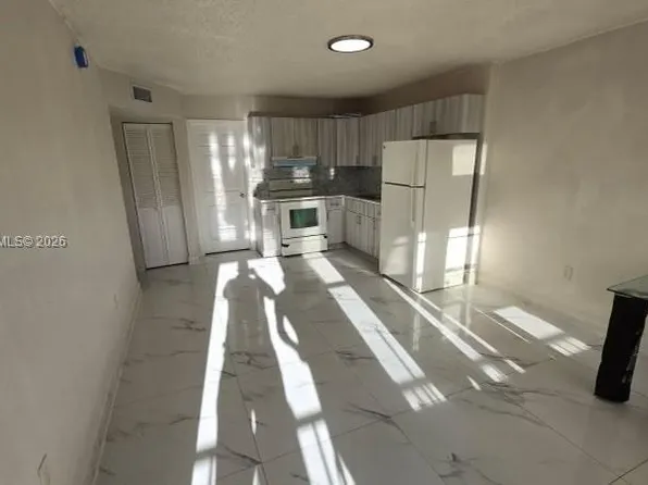 208 Avondale Dr APT 11, Pompano Beach, FL 33060