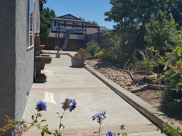 61 Riesling Ct — Photo 23