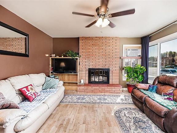 2nd image of 2525 Broadwater Ave