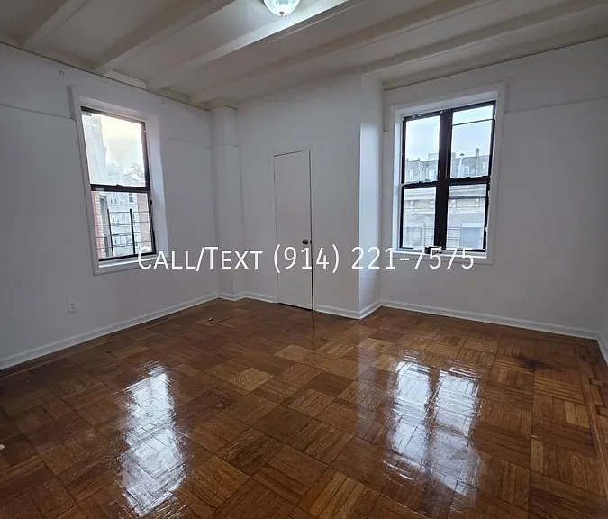 490 S Broadway — Photo 1