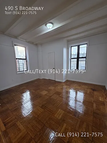 490 S Broadway Photo 1