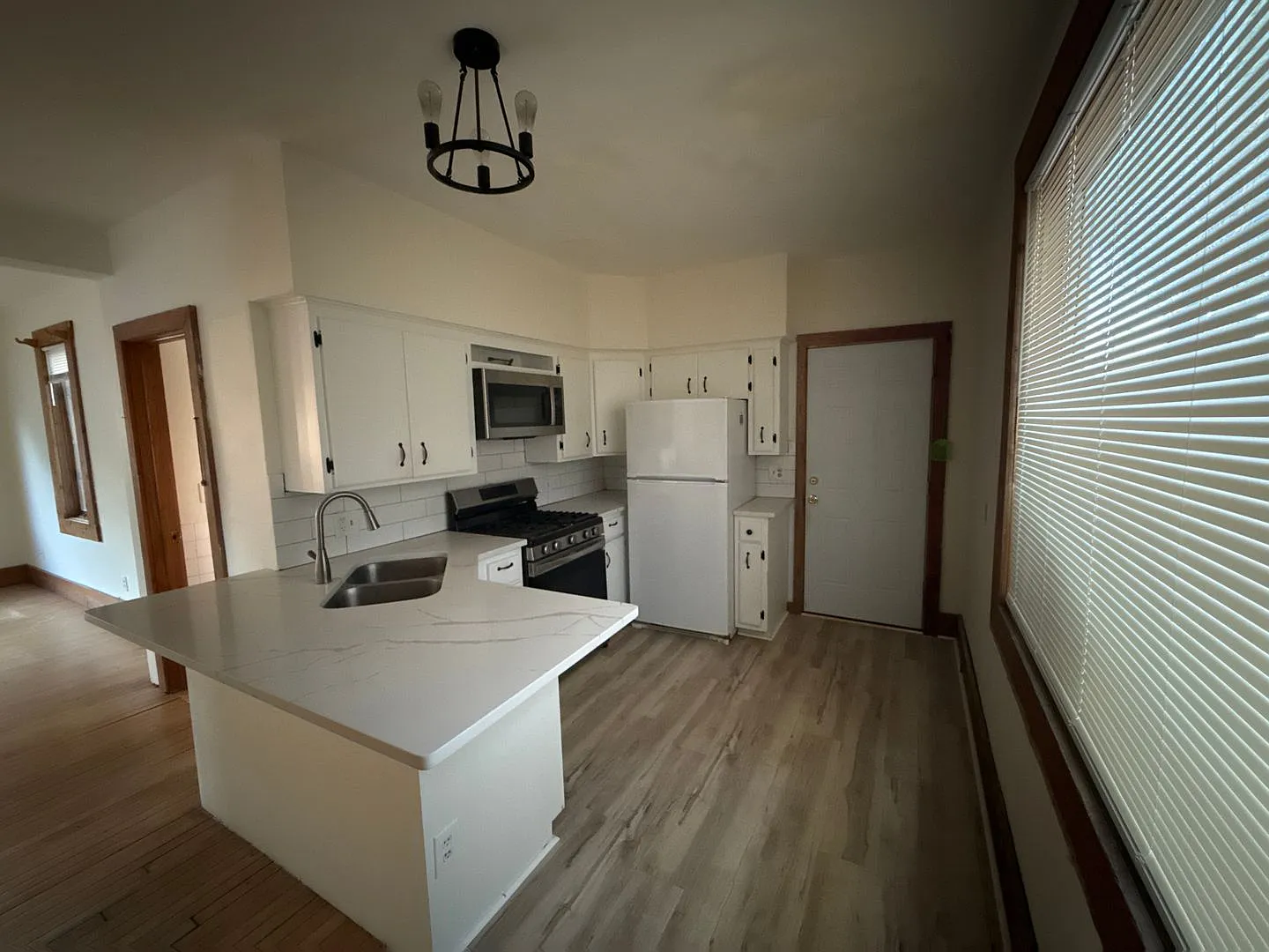 Charming 3 Bedrooms 2.5 Bath House In Saint Paul — Photo 4