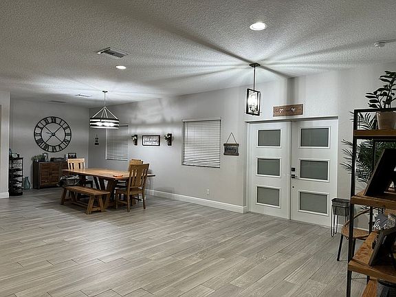 5th image of 10636 Lake Hill Dr