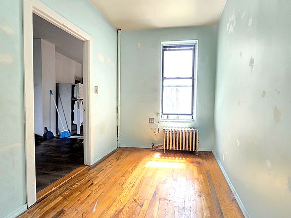 4th image of 222 Metropolitan Ave APT 13