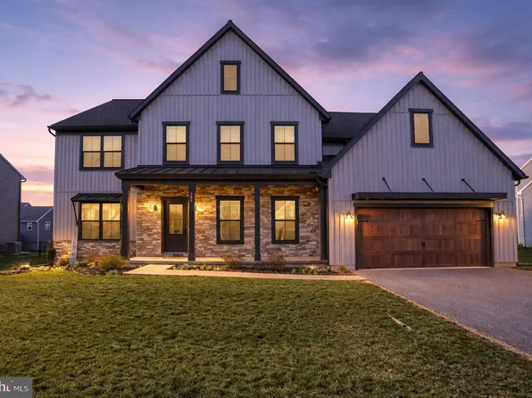 529 Breezewood Ln, Annville, PA 17003