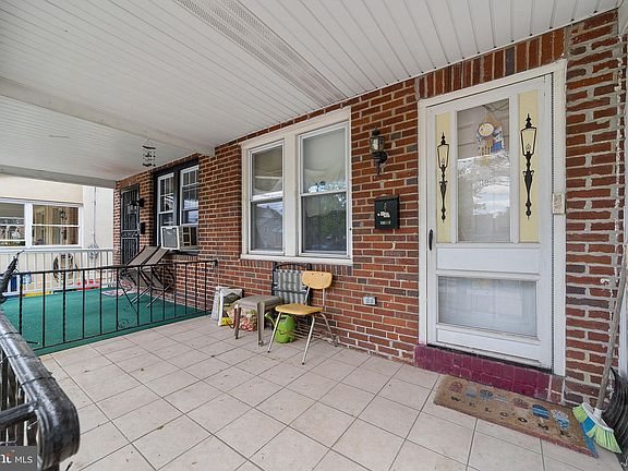 4th image of 49 Myrtle Ave