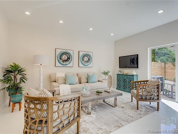 3rd image of 686 NE 43rd St #3