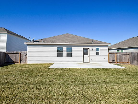 4th image of 4815 Highland Springs Ln