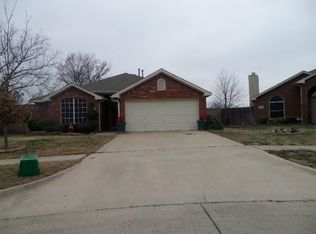 103 Lida Ct, Grand Prairie, TX 75050