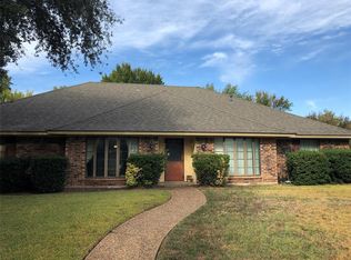 4411 Three Oaks Dr, Arlington, TX 76016