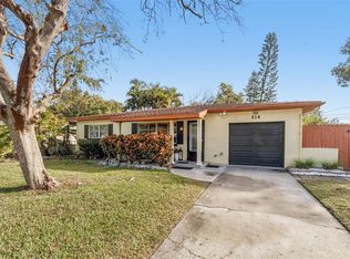 614 12th St NW, Largo, FL 33770