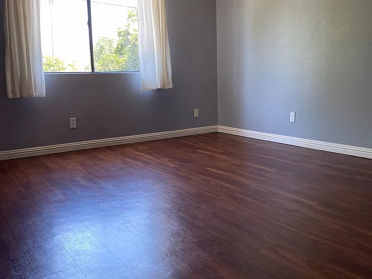 6590 Hazeltine Ave #304 — Photo 12