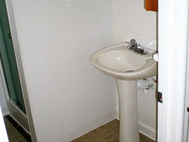 553 W Whittier Ave — Photo 6