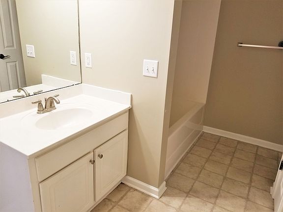 5th image of 235 N Main St #5ec19c204