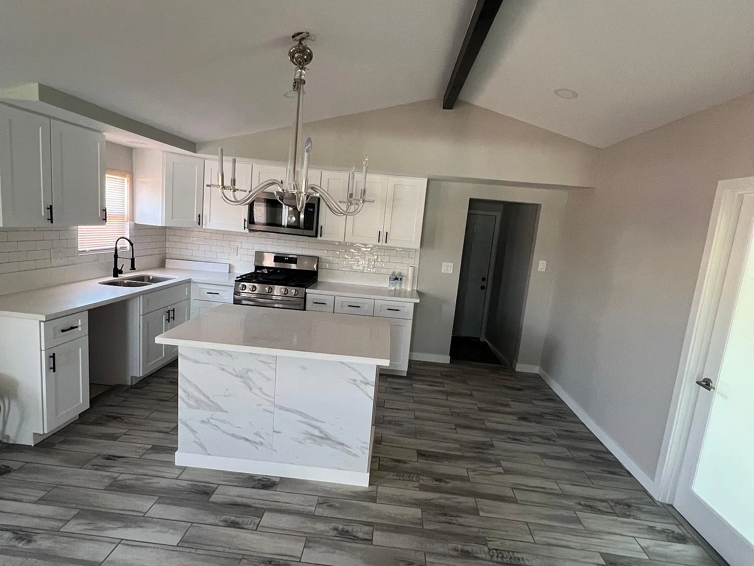 2 bed, $2,300 — Photo 1