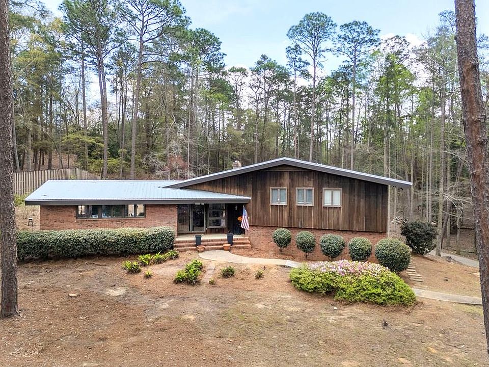 1st image of 305 Blue Pine Dr