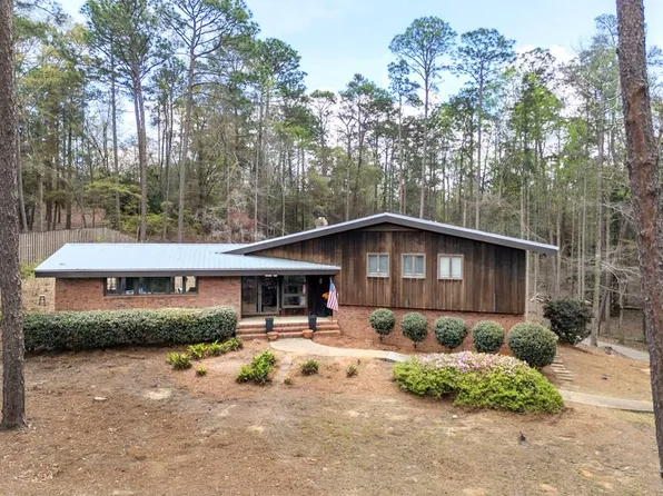 305 Blue Pine Dr, Eufaula, AL 36027