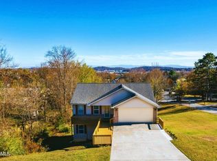 11348 Clear Point Dr, Knoxville, TN 37932