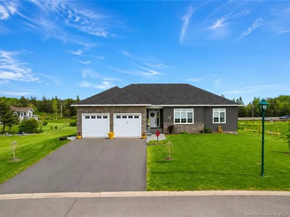 12 Congressional Cres, Moncton, NB E1H 3L3