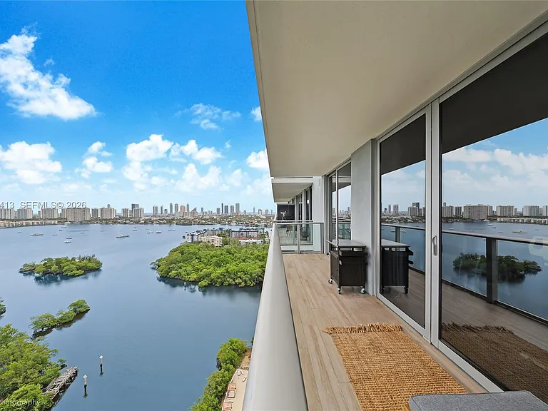 16385 Biscayne Blvd #2205 — Photo 1