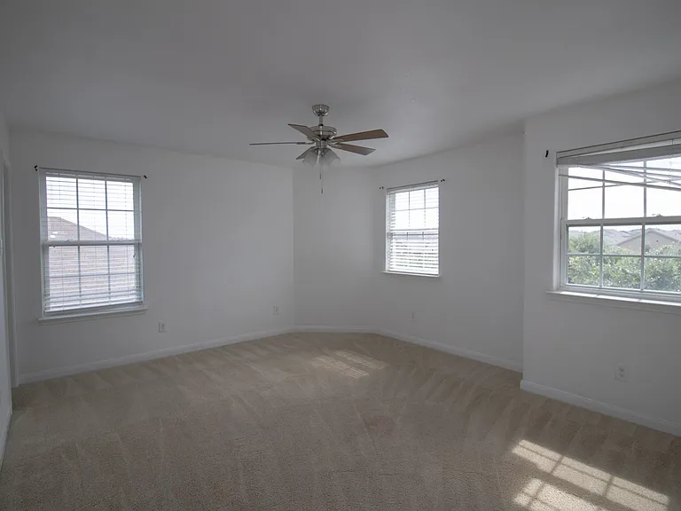 223 Magnolia Dr — Photo 17