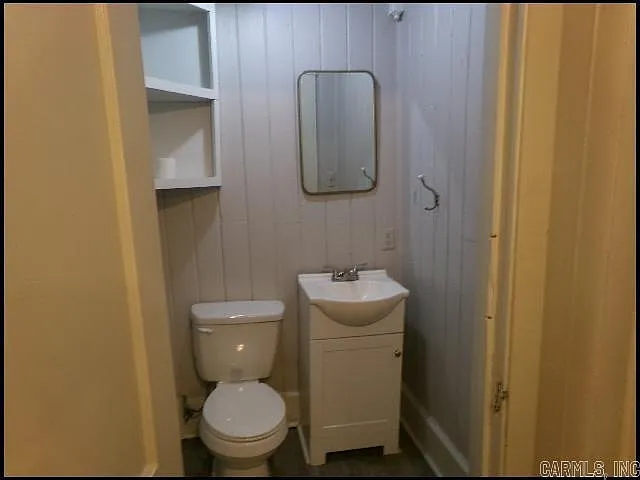 303 E Nichols St — Photo 15