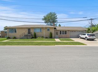 8436 Moody Ave, Burbank, IL 60459