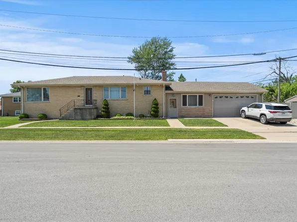 8436 Moody Ave, Burbank, IL 60459