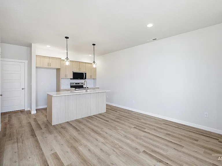 6705 S Spindlebush Ave — Photo 4