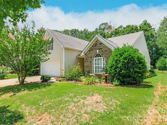 2nd image of 1738 Lillywood Ln