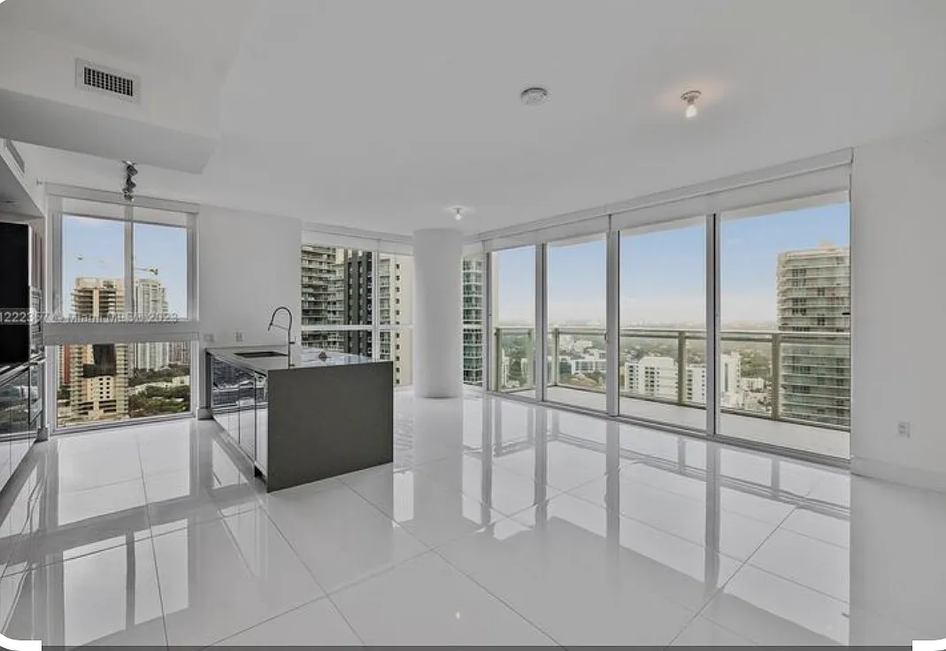 2 bed, 1134 sqft, $6,200 — Photo 1