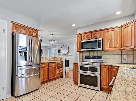 5th image of 5618 W 69th Ter