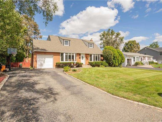 9 Tyram Ln Commack Ny 11725 Zillow