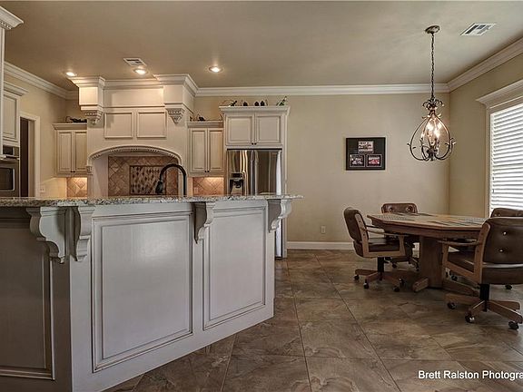 4th image of 4112 Willowbend Dr