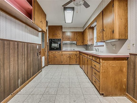 3rd image of 10325 NW 15th St