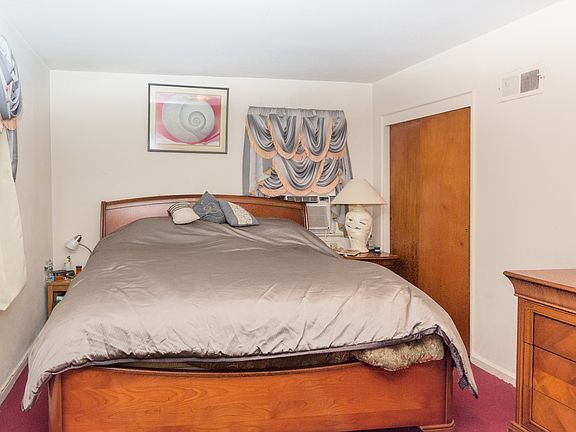 5th image of 581 Park Ave