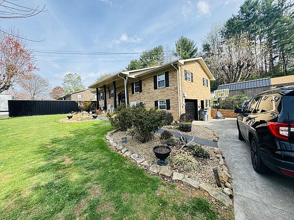 2nd image of 4390 Brockwood Dr