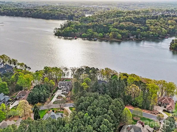 3217 Lake Pointe Dr, Belmont, NC 28012